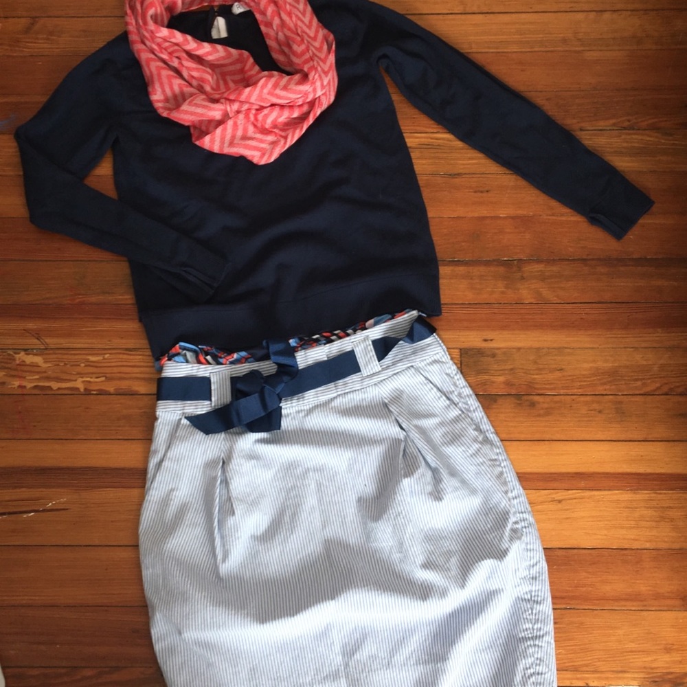 Adorable pinstripe ribbon belt skirt